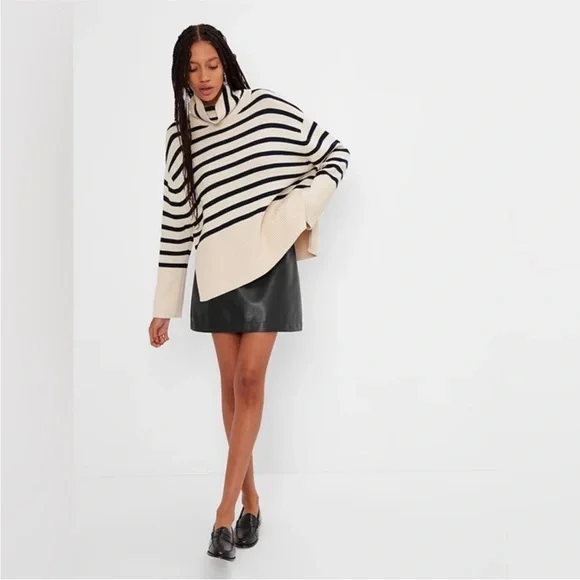Gap 24/7 Split Hem Striped Turtleneck Sweater, NWT, Size XL in Cream and Navy - Picture 2 of 14